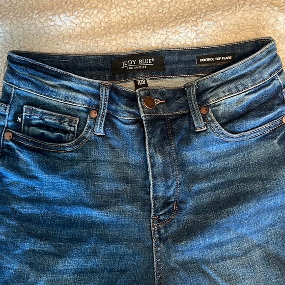 Judy Blue‎ Control Top Flare Jeans - Picture 4 of 16